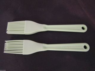 L 0100 Princess House Specialty Silicone & Plastic Set/ 2 Mini Basting Brushes