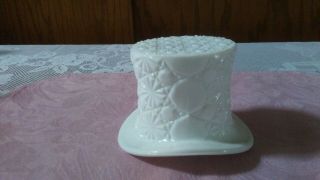 Vintage Fenton Milk Glass Top Hat Daisy And Button