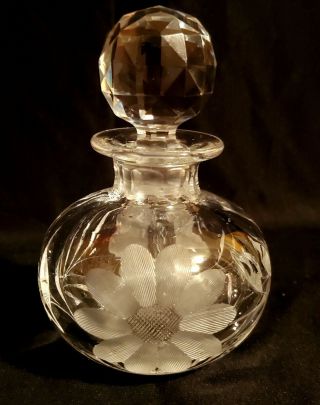 Heavy Glass With Etched Daisy Glass Perfume / Scent Bottle – Possibly Heisey?