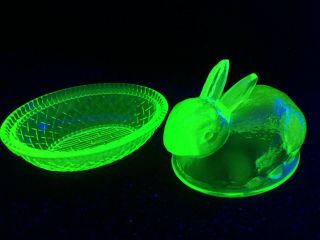 Green Vaseline glass bunny rabbit uranium nest basket dish easter candy / butter 4