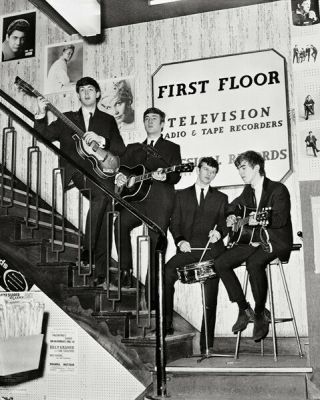 The Beatles Photograph - L1545 - Paul Mccartney,  George Harrison & John Lennon