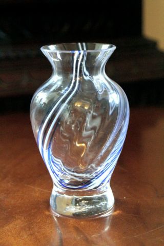 Fine Vintage Caithness Glass Bud Vase. 3