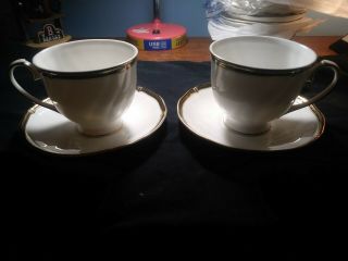 2 Wedgwood Windsor Black Cups & Saucers Bone China Tea Cup Saucer