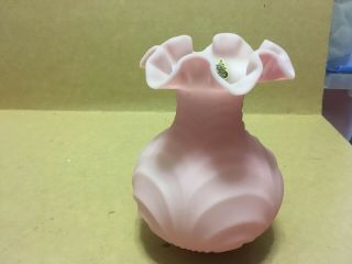 Vintage Fenton Art Glass Pink Ruffle Edge Vase 7 3/4 " X 5 1/4 "