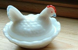 Vintage Small Westmoreland White Hen On Nest Salt Cellar Trinket Box