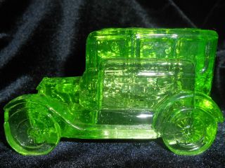 Green Vaseline Glass Taxi Antique Car / Sedan Uranium Candy Container Ford Glows