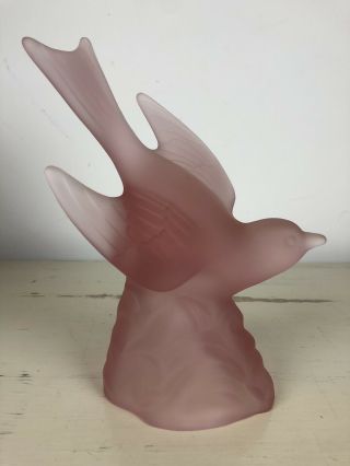 L.  E.  Smith Glass Soft Pink Frosted Bird Figurine Sculpture Vintage From Estate