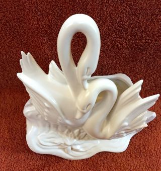 Vintage Hull Usa White Satin Glaze Double Swan & Lily Planter - 81