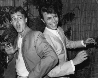 David Bowie And Paul Mccartney Unsigned Photo - K8955
