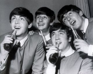 The Beatles Photograph - L1467 - Paul Mccartney,  John Lennon & George Harrison