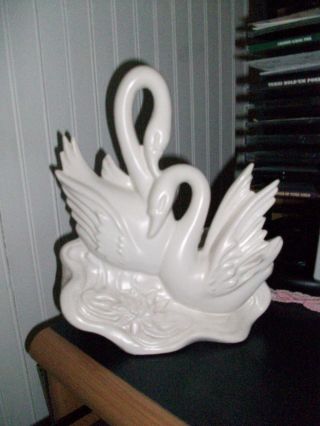 Vintage Hull Usa 81 Satin Matte White Swans Love Birds Vase Planter