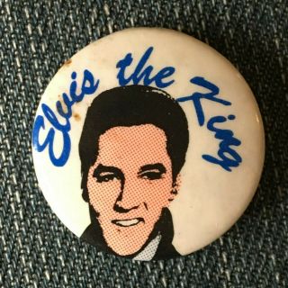 Elvis The King - Old Og Vtg 70/80`s Button Pin Badge 25mm Presley Rock N Roll