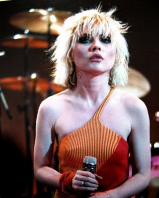 Debbie Harry Unsigned Photograph - M8442 - Lead Singer Of Punk Rock Band Blondie