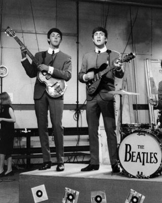 The Beatles Unsigned Photograph - L1519 - Paul Mccartney And John Lennon