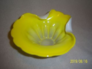 Hand Blown,  Hand Made,  Clear/yellow/white Art Glass Flower Shaped Vase/bowl