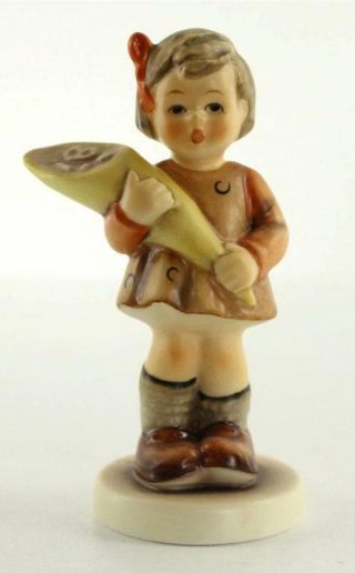 1993/1994 Porcelain Hummel Goebel 549 3/0 A Sweet Offering Membership Figurine