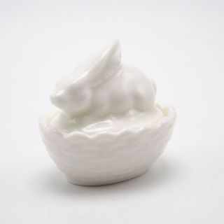 Miniature Bunny Rabbit On A Nest Vintage Milk Glass Made In Japan