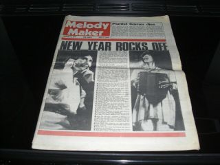 Melody Maker - 8 Jan 1977 - Phil Lynott,  Sparks,  Racing Cars,  Bj Fallon Features.