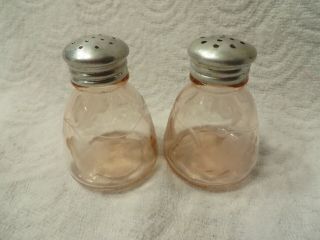 Vintage Pink Depression Pair Salt And Pepper Shakers Etched Grapes & Leaves