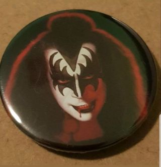 Kiss Gene Simmons Solo Albums Pin Back Badge.  Paul Stanley Peter Criss