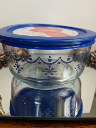 Pyrex Snowflake Garland - Storage Container - 4 Cup - Limited Edition - Nwt