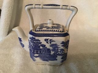 Sadler Blue Willow Pattern Small Teapot With Basket Handle.