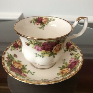 Royal Albert Old Country Roses Teacup And Saucer 1963 Dated