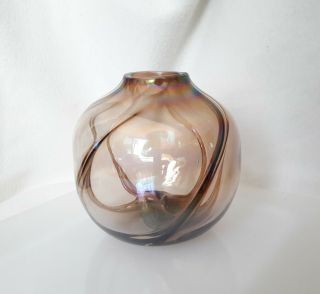 Iridescent 5 1/2 " Signed Tan Swirled Ribbing ▪art Glass Vase Sweden ?