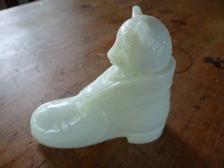 Vintage Westmoreland Milk Glass Figural Cat In Shoe Candy Container Puss - In - Boot
