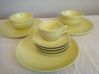 Russle Avocado Yellow Iroquois Casual China Dinner Plates Bowls Cup & Saucers