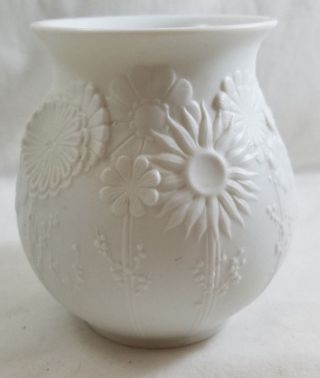 White Bisque Matte Vase Floral Ak Kaiser W.  Germany 497