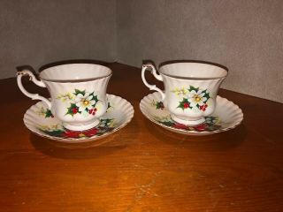 Set Of 2 Royal Albert Poinsettia Tea Cup & Saucer Bone China England - Yuletide