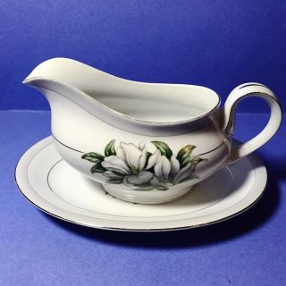 Vintage Wentworth Fine China Gravy Boat With Underplate In The Yolanda Pattern