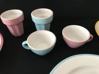 Children ' s Play Dishes: 4 Plates,  2 Glasses,  and 2 Cups 2