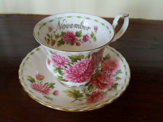 Vintage Royal Albert Flower Of The Month November Chrysanthemum Tea Cup & Saucer