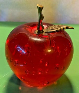 Vintage Red Apple Glass Paperweight Brass Stem Leaf Dynasty Gallery Heirloom