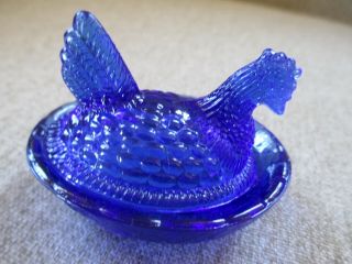 Cobalt Blue Glass Miniature Hen on Nest Trinket Box Vintage Made in Taiwan 3