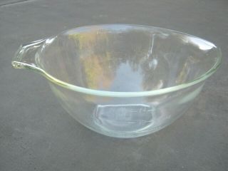 Vintage Pyrex Teardrop Bowl With Spout Circa 1961