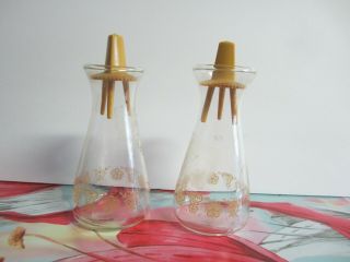 Q36a Vtg Pyrex Glass Salt Pepper Shaker Set Pair Butterfly Gold Mcm