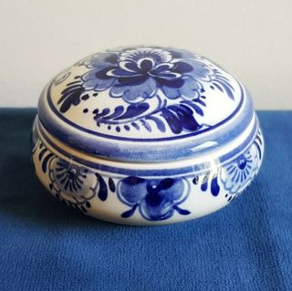 Vintage Handpainted Delft Blue White Floral Round Trinket Box Delfts Holland 89