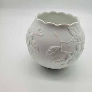 Vintage Kaiser W Germany White Porcelain Bowl Vase 653 Signed M Frey 4.  5”