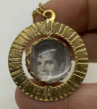 Vintage Elvis Presley Spinning Photo Pendant Necklace King Of Rock 1935 - 1977
