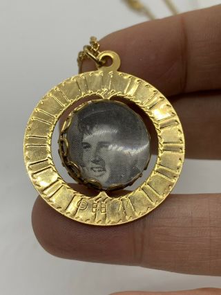 Vintage ELVIS PRESLEY Spinning Photo Pendant Necklace King Of Rock 1935 - 1977 5