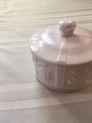 Vtg Jeannette Shell Pink Milk Glass Powder Box Or Candy Dish Or Dresser Box