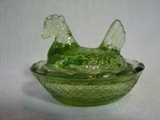 So Sweet Tiny Vintage Green Clear Glass Hen On Nest Covered Salt Cellar