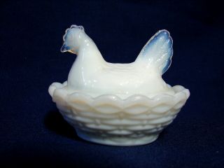 Fabulous Tiny Vintage White Milk Glass Hen On Nest Covered Salt Cellar
