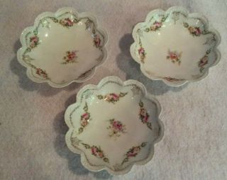 Vintage Set Of Three Rs Germany Berry Bowls W/scalloped Edge And Pink Roses Exc
