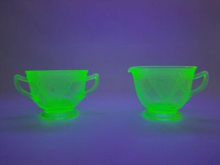 Vintage Georgian Lovebirds Uranium Depression Green Glass 3 " Sugar & Creamer