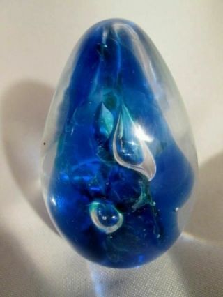 Signed Black Sheep Glass Bsg Studio Art Glass Paperweight Egg Blue Clear Swirly