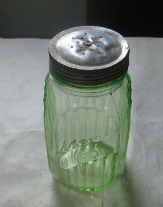 962f - 1vintage Green Ribbed Depression Era Vaseline Glass Spice Jar